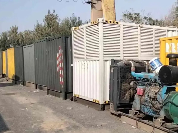 费县200KW柴油发电机机组每小时油耗是多少？